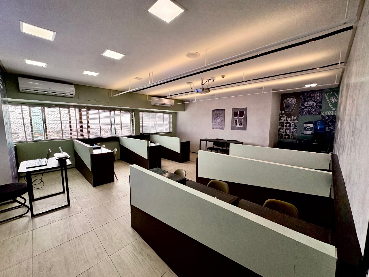 Sala de trabalho da unidade de Caruaru